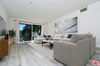 Building Photo - 4501 Cedros Ave