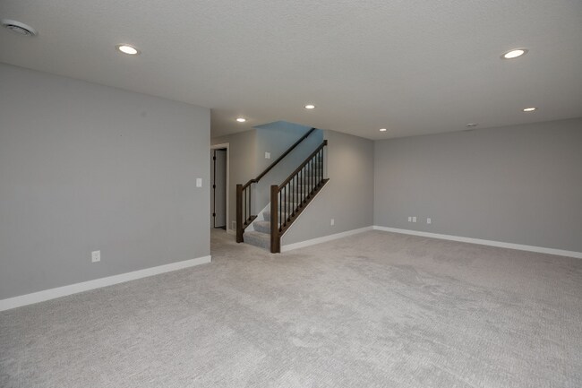 Building Photo - 3715 Fernwood Ln SW