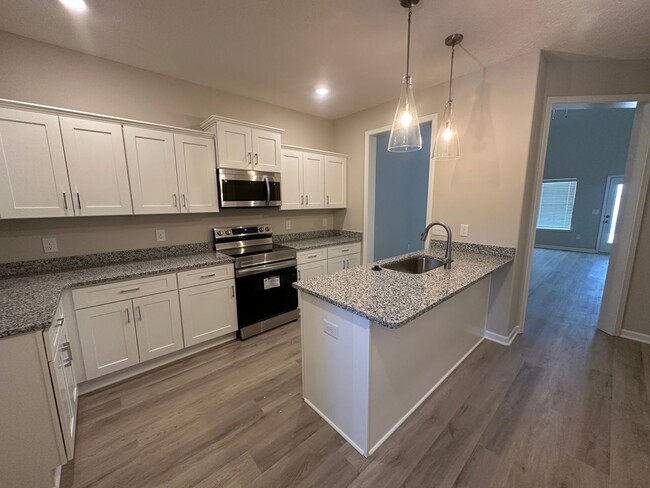 Building Photo - BRAND NEW 4 Bed 3.5 Bath Townhome Near The...