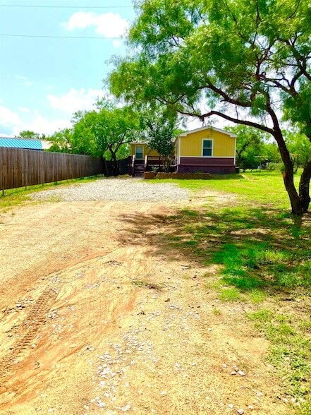 Building Photo - 1328 Steen Rd
