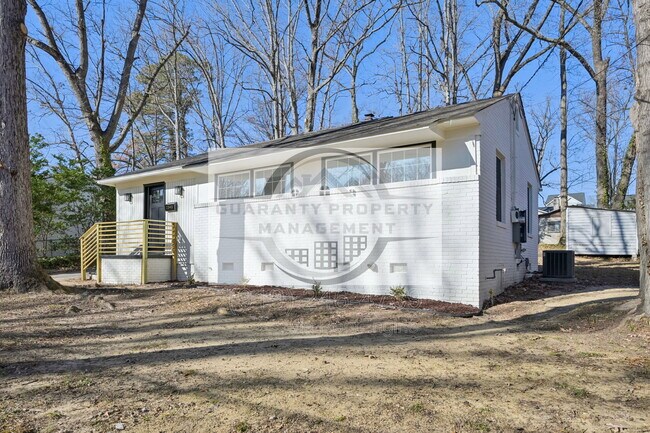 Building Photo - 2343 Derby Dr