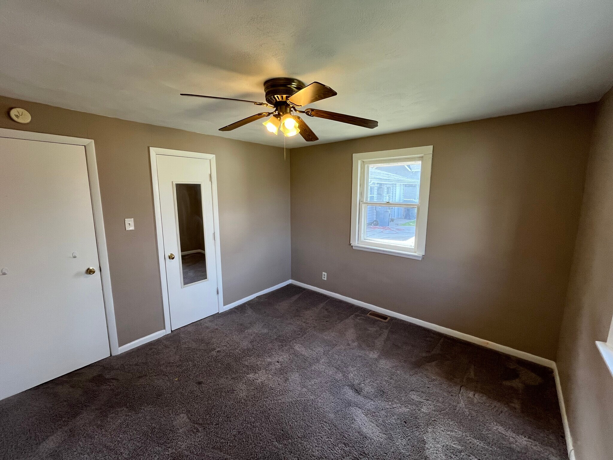 Building Photo - 509 Ruddle Ave