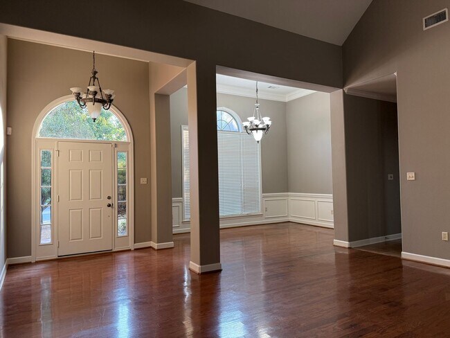 Building Photo - 3200 Mossy Creek Dr