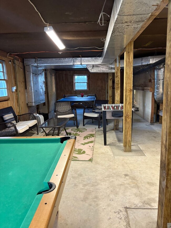 Building Photo - 2 Bedroom 2 Bath (+Bonus Bedoom) in Kill Devil Hills