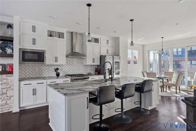 Building Photo - 5271 Old Main St