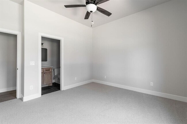 Building Photo - 4716 Moulin Rd