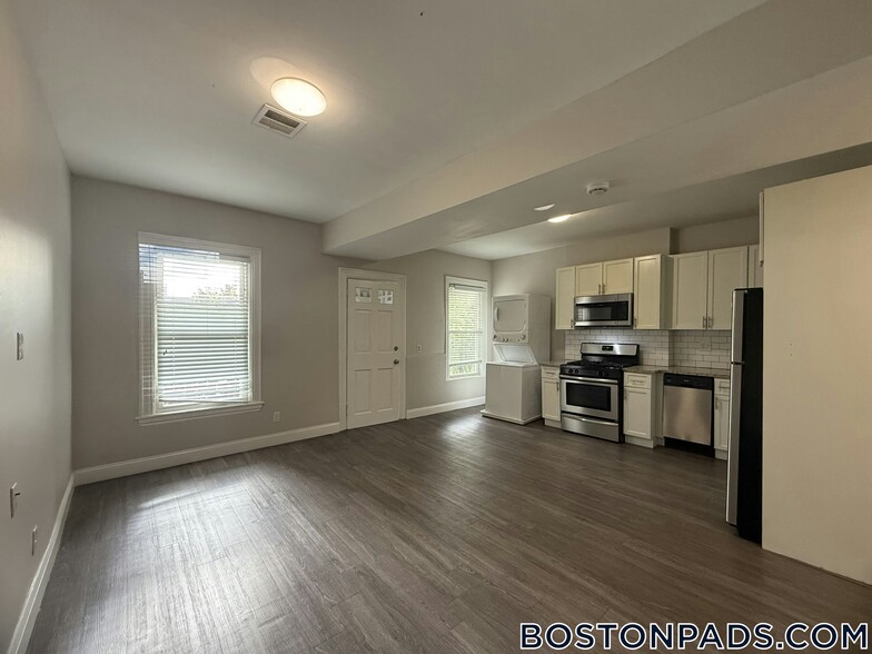 Building Photo - 133 Eutaw St