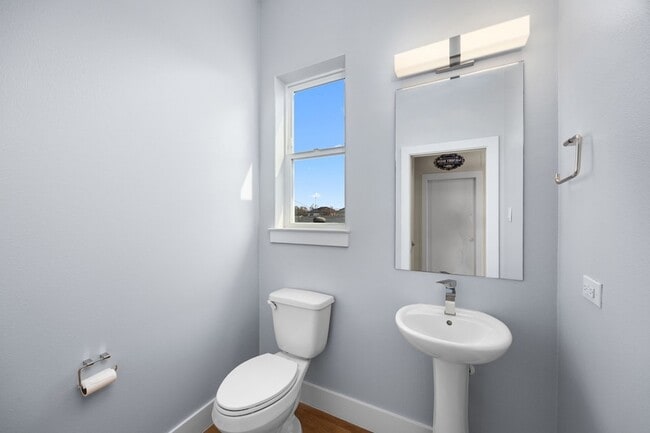 Building Photo - 4618 Nichols St