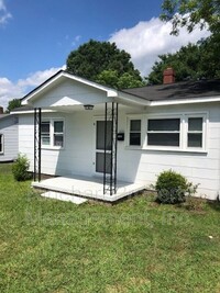 Building Photo - 1406 Edgewood Dr
