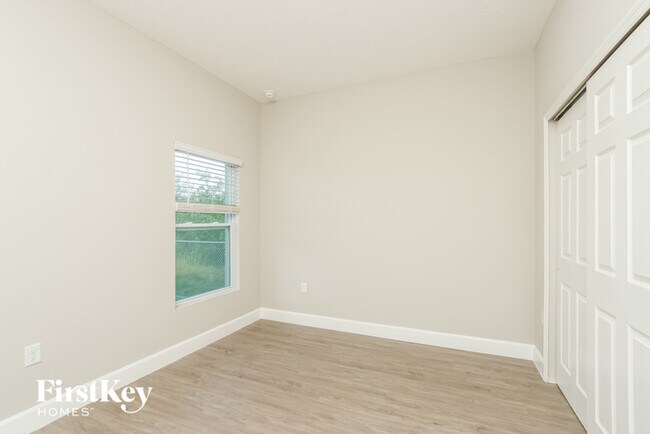 Building Photo - 515 Paigo St SE