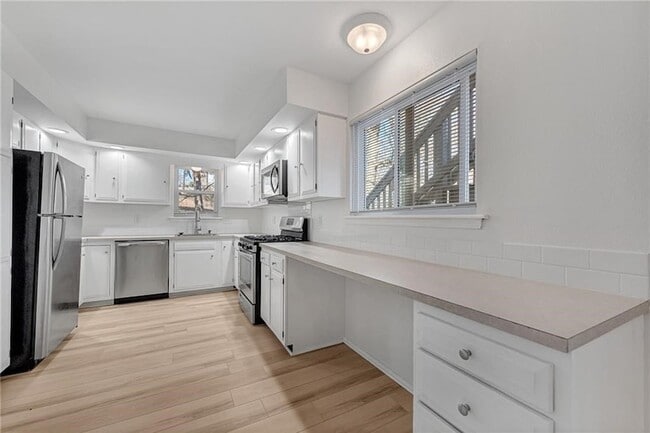 Building Photo - 14804 Dutchmans Dr