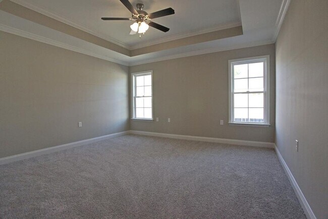 Building Photo - Stunning 4-Bedroom Home with Modern Amenities in Valdosta's Northlake Subdivision
