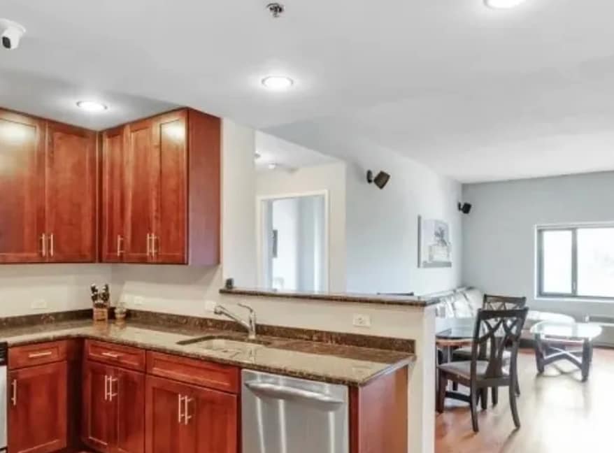 Building Photo - 1 Carriage City Plz