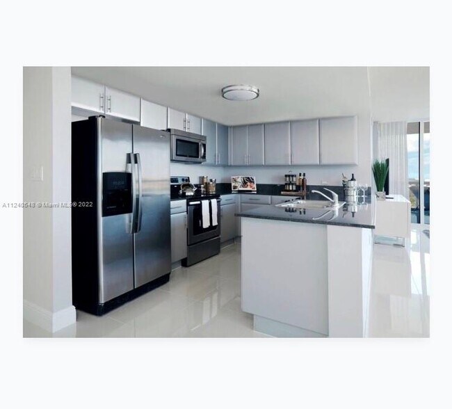 Building Photo - 1861 NW South River Dr