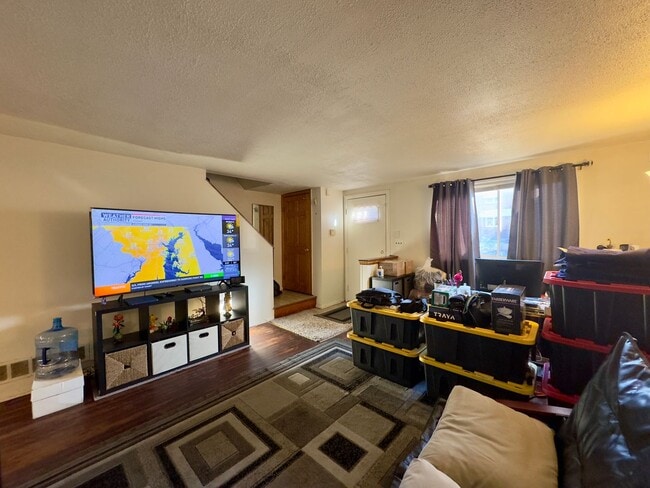 Building Photo - Charming 3 Bedroom/ 1.5 Bathroom Townhome in Frankford, MD!