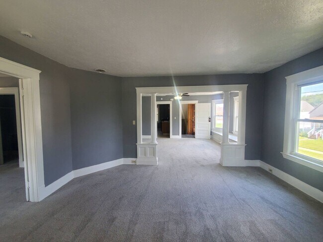 Building Photo - 4265 W 36th St