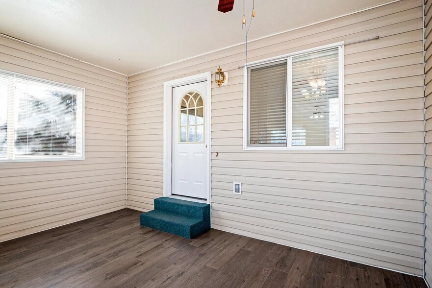 Building Photo - 1852 N Wedgewood Ln