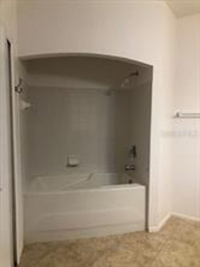 Building Photo - 1 Bedroom / 1 Bath Condo in Lake Mary Available Now!