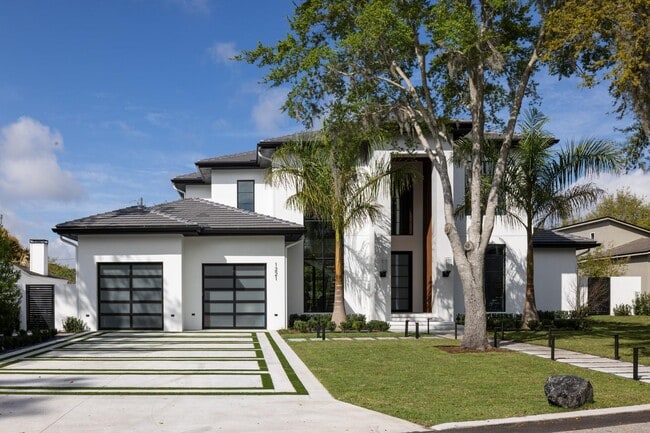 Building Photo - 1221 Richmond Rd