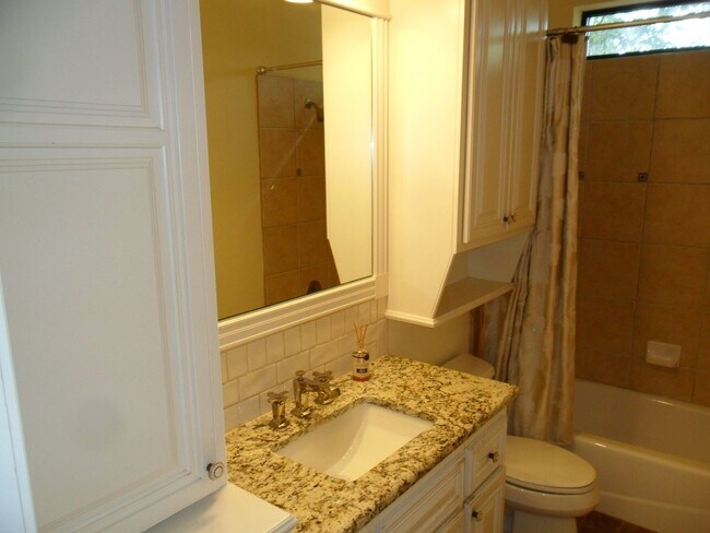 Building Photo - Classic Brookhaven Square Home - Quality T...