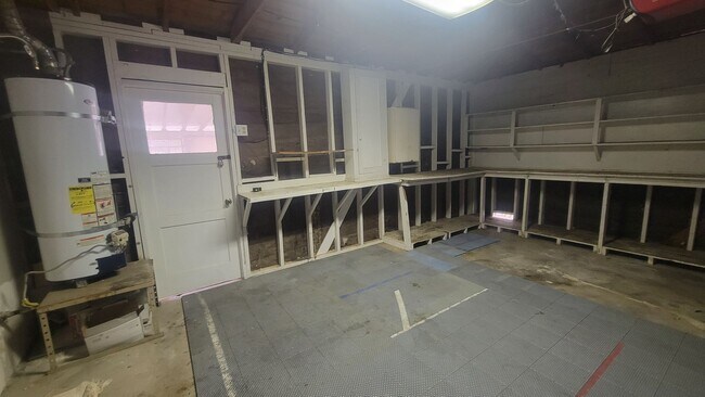 Building Photo - 1012 Jacober Ave