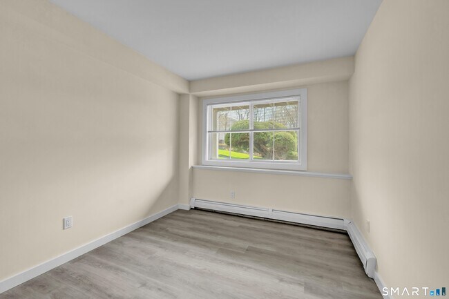 Building Photo - 113 Park Ave