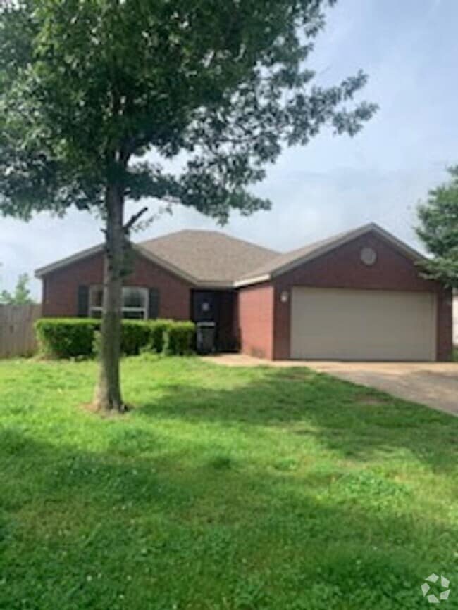 Building Photo - Lovely 4-Bedroom, 2-Bathroom Single Family...
