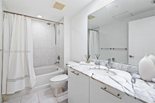 Building Photo - 951 Brickell Ave