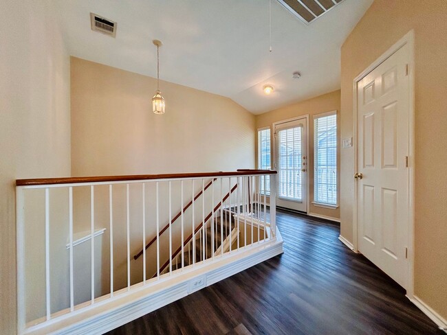 Building Photo - 1900 Scofield Ridge Pkwy