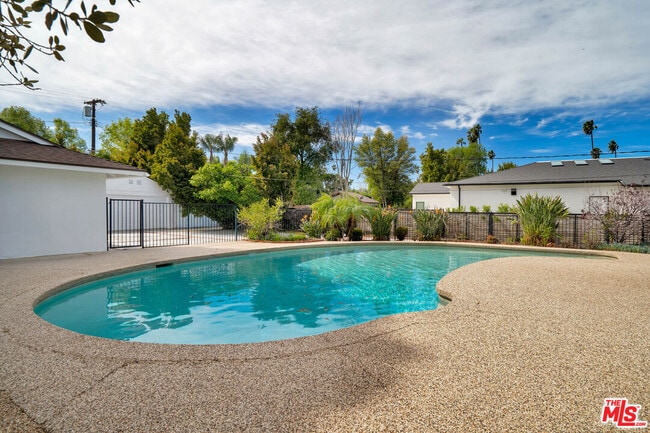 Building Photo - 19732 Henshaw St