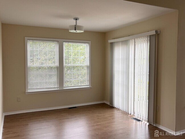 Building Photo - 7A Daniel Webster Ave