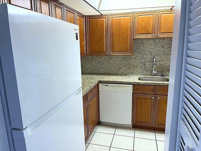 Building Photo - 3490 Foxcroft Rd