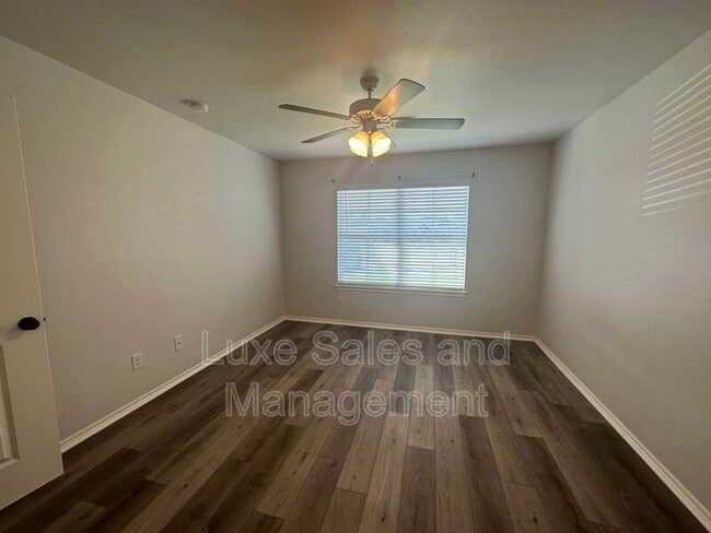 Building Photo - 15749 Potomac Dr