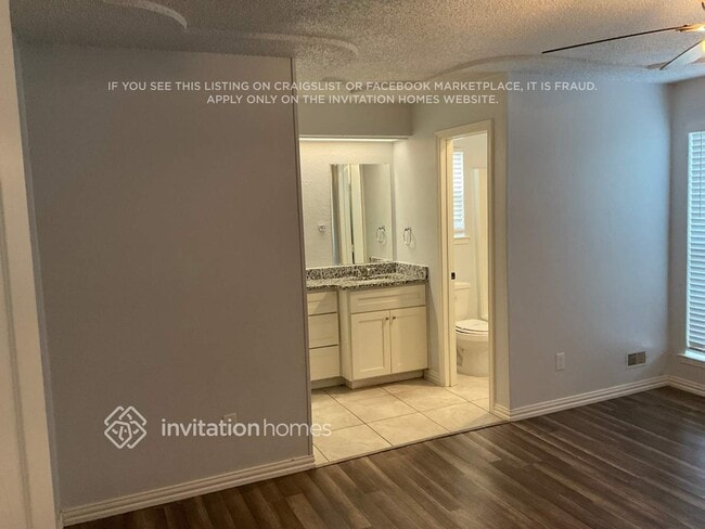 Building Photo - 340 NW Summercrest Blvd