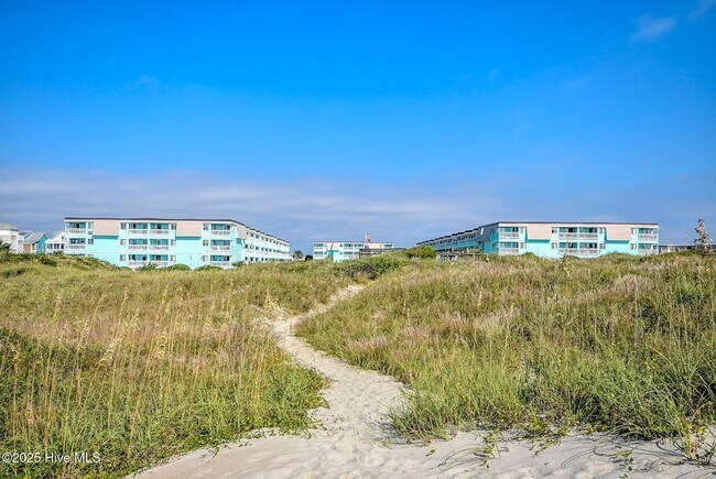 Building Photo - 301 Commerce Way
