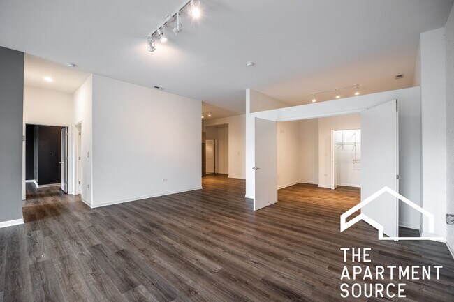 Building Photo - 2550 S Wabash Ave
