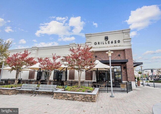 Building Photo - 3302 Treviso Ln