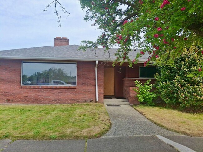 Building Photo - STATUS: HOLD- |R274B| $2295