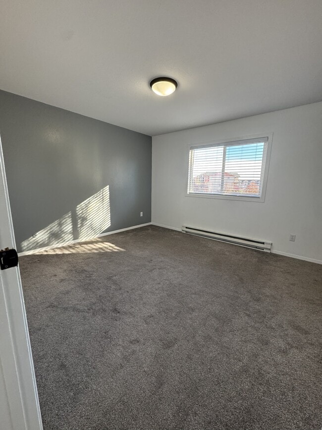 Building Photo - 850 Shenandoah Dr