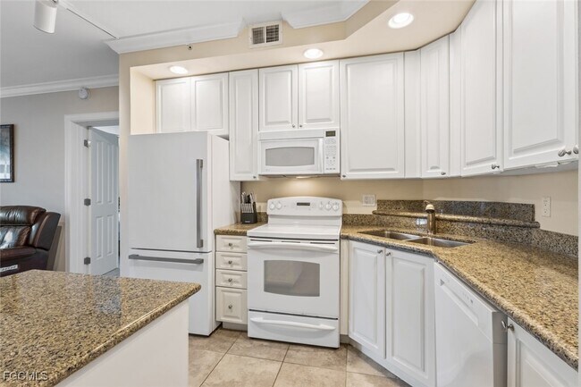 Building Photo - 2825 Palm Beach Blvd