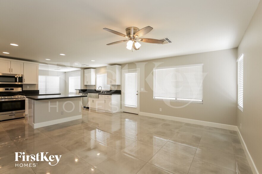 Building Photo - 8248 Mesa Bloom St