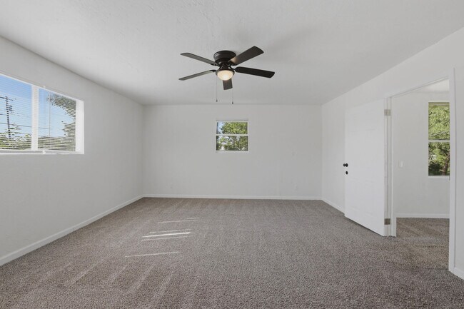 Building Photo - 321 SE 67th St