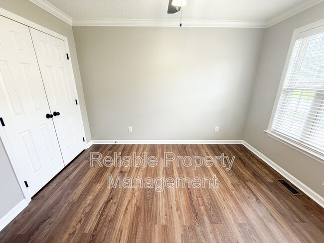 Building Photo - 805 Phillips Pointe Dr