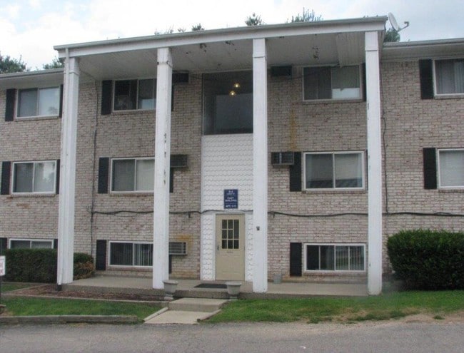 Building Photo - Riverside Apartments and Virginia Manor