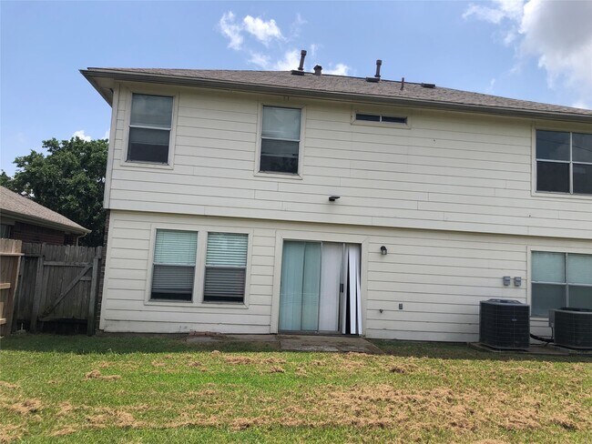Building Photo - 9515 Eaglewood Spring Dr
