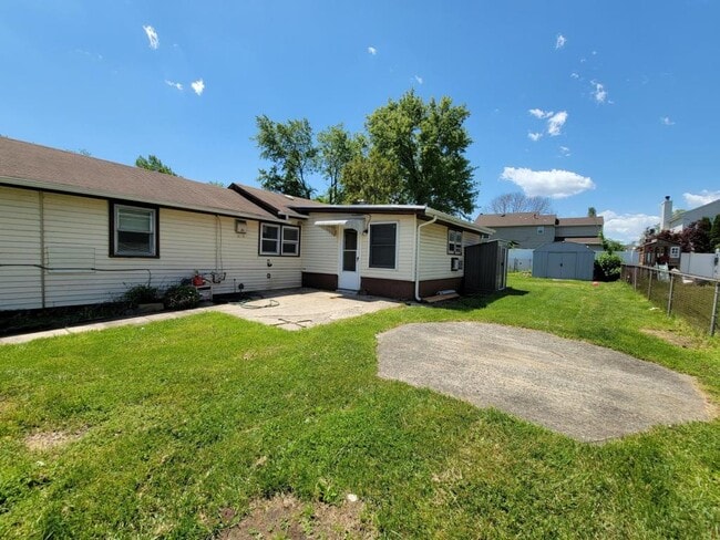 Building Photo - 53 Salem Pl