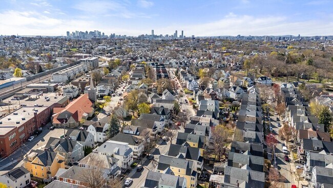 Building Photo - 84 Pearson Rd