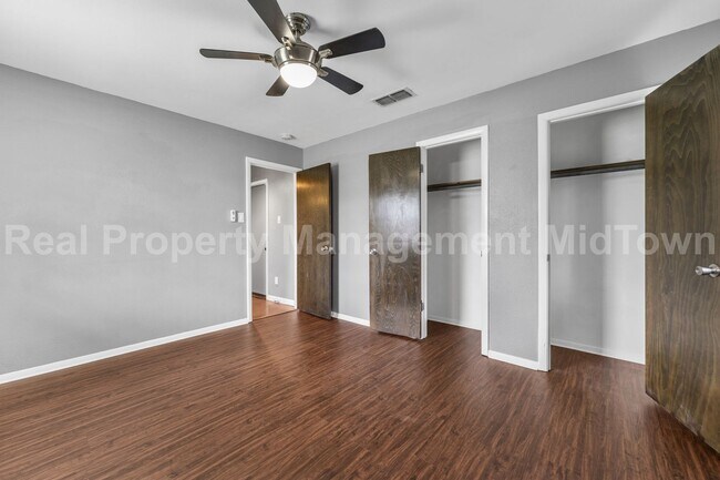 Building Photo - 2907 Ashbury Dr