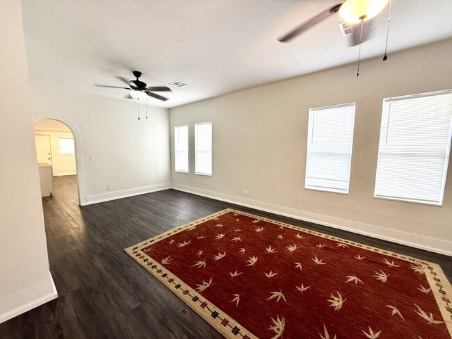 Building Photo - 531 G St NW