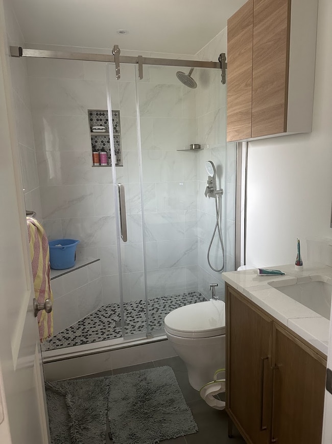 Building Photo - Bright and Airy Sunnyvale Home with Updated Bathrooms and Private Yard